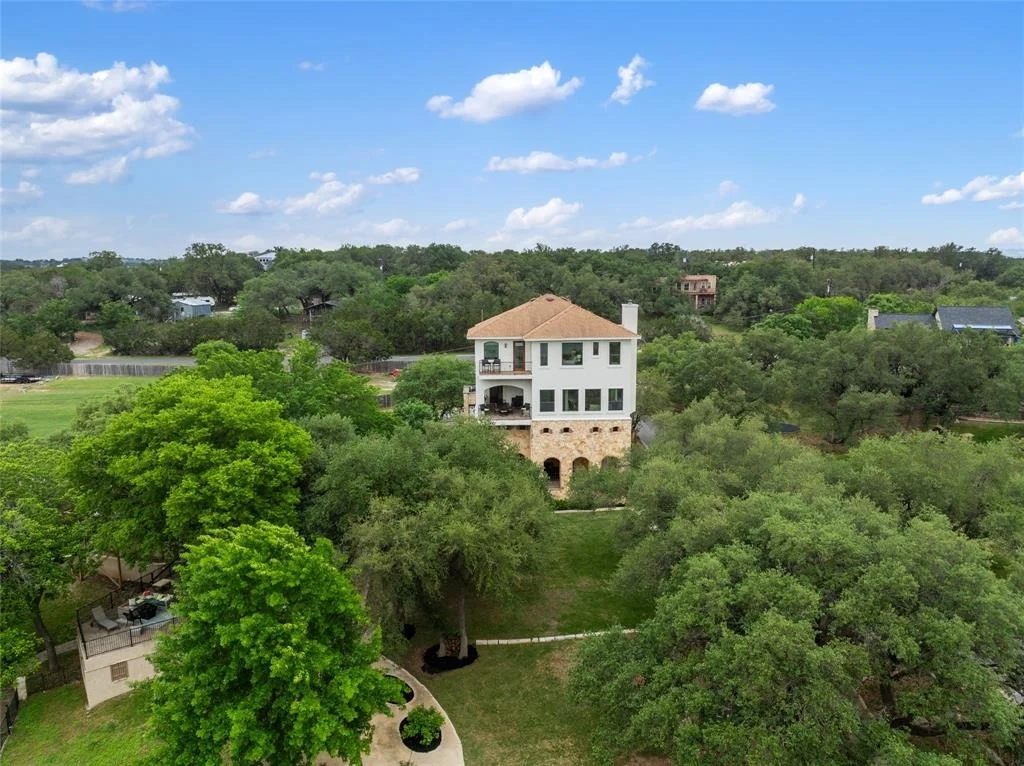 Photo of 1404 Hurst Creek Road