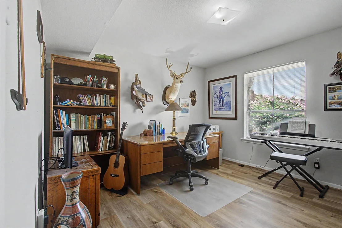 Photo of Unit 93 at 7575 Katy Freeway