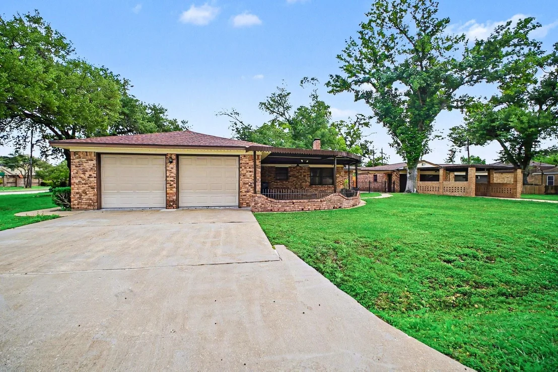 Photo of 9213 Hammerly Boulevard