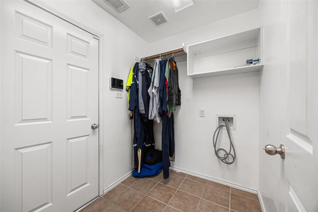 Photo of 212 Silverbrook Lane