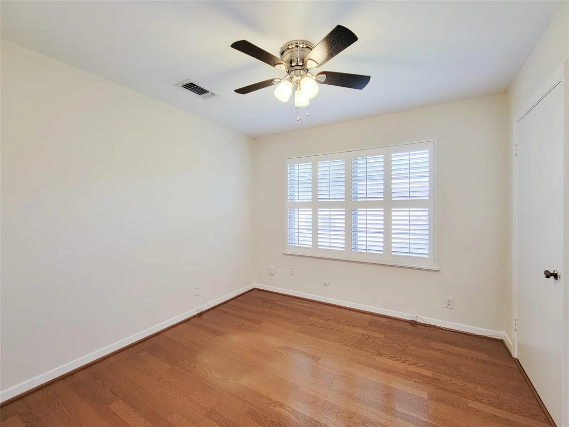 Photo of 4602 Redstart Street