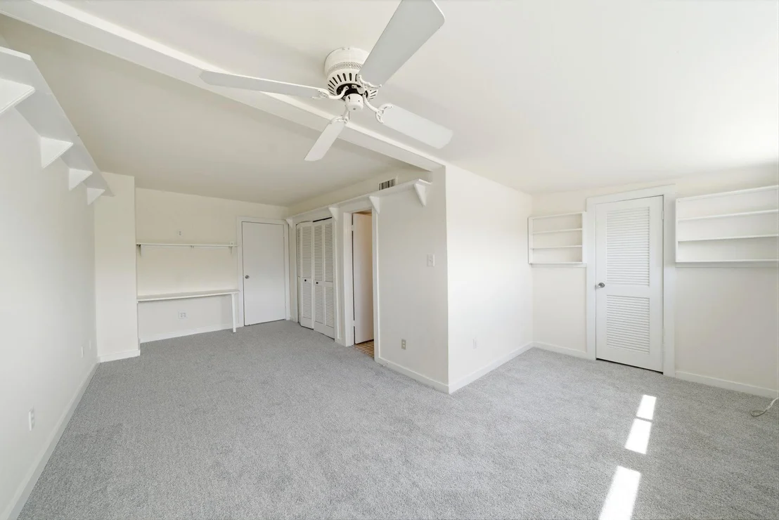 Photo of Unit A at 1107 Jackson Boulevard