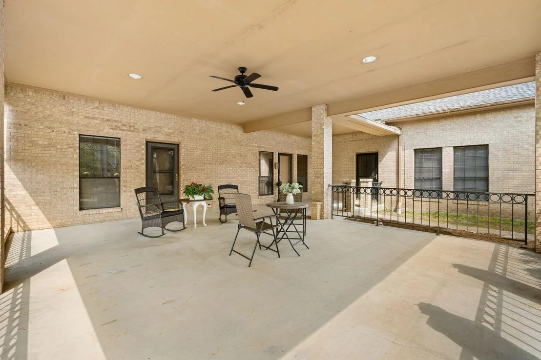 Photo of 105 Greenbriar Drive