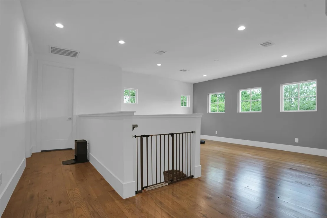Photo of 9115 Hammerly Boulevard