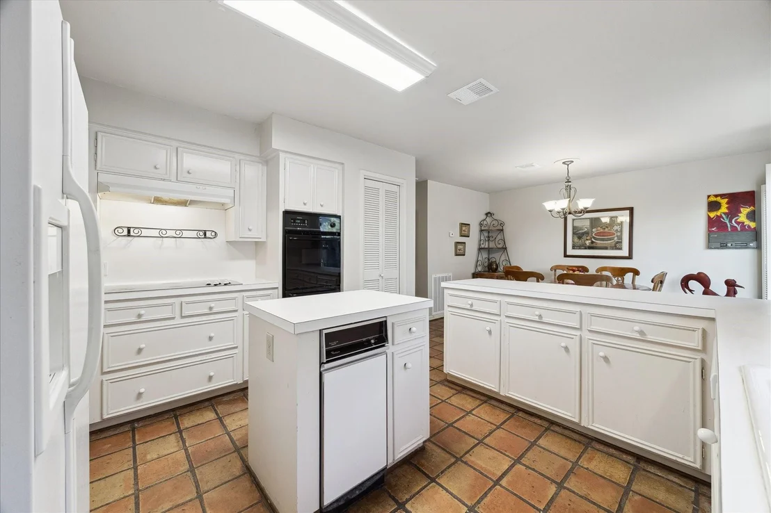 Photo of 306 Commodore Way