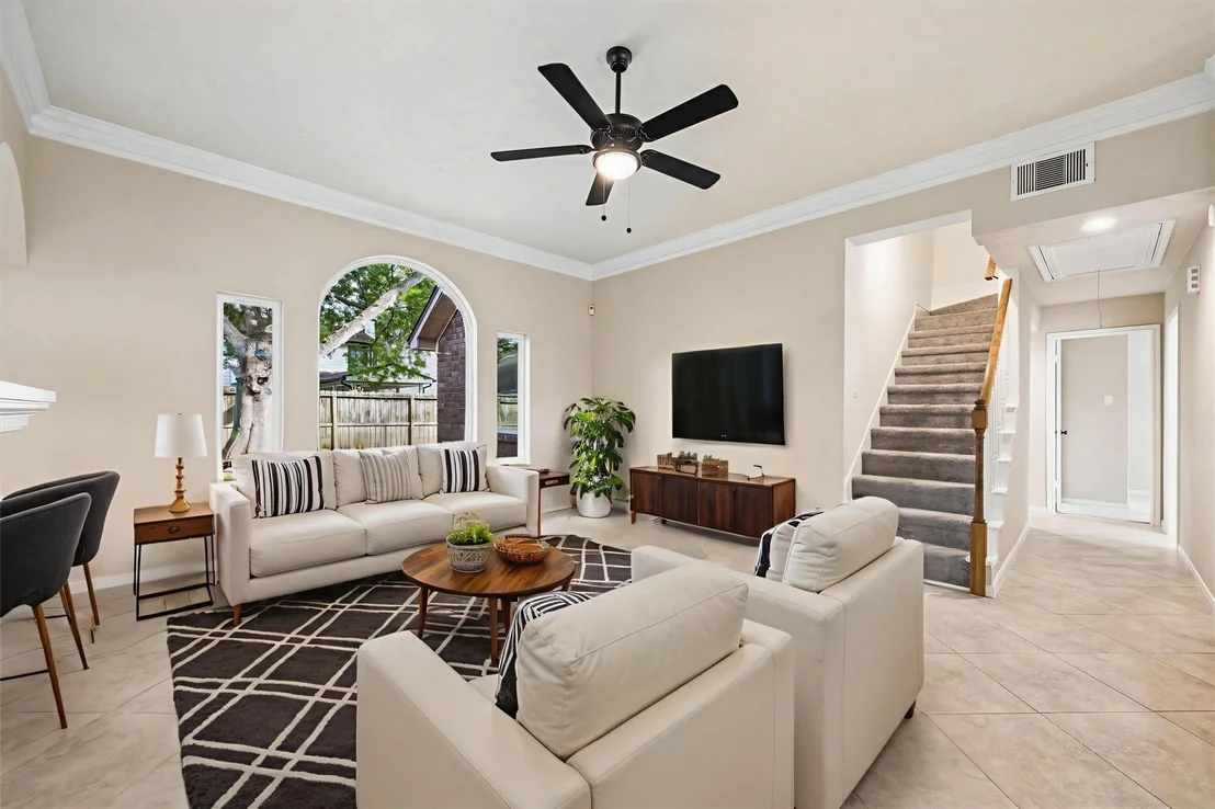 Photo of 723 Lochnell Drive