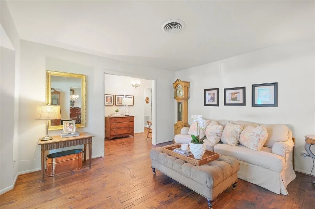 Photo of 10047 Olympia Drive
