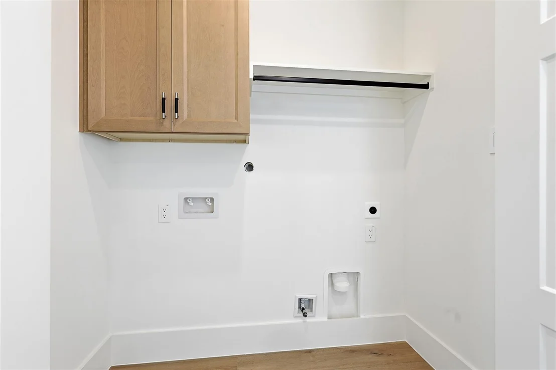 Photo of 635 Rolling Oaks