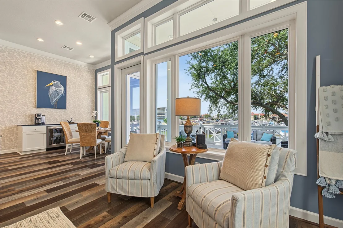 Photo of 2172 Marina Way