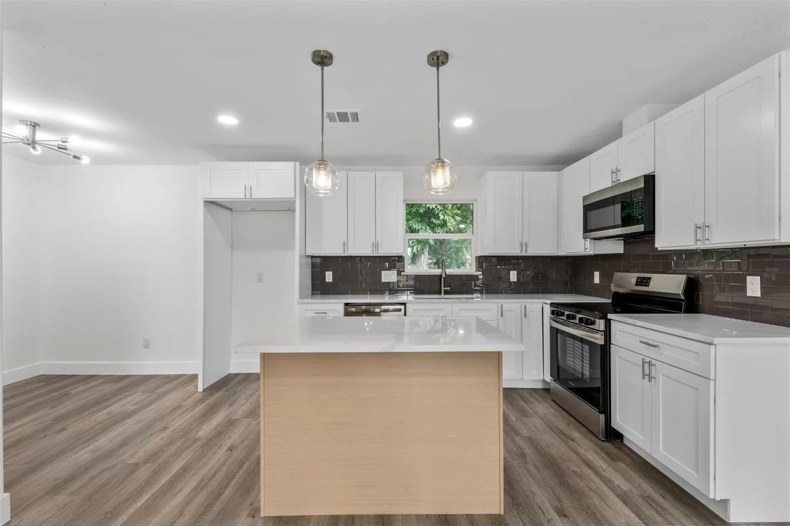 Photo of 1106 W Thomas Avenue