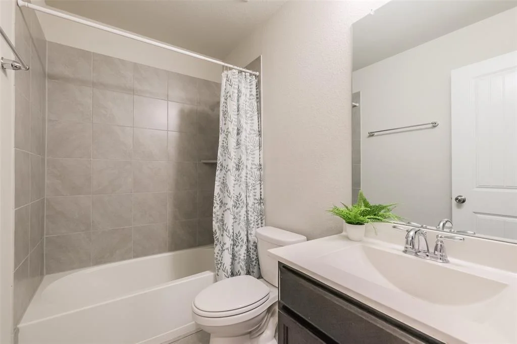 Photo of 9219 Hemlock Drive