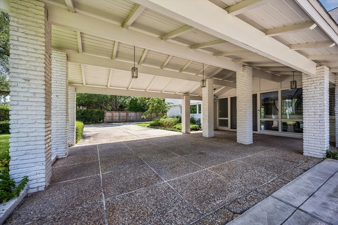 Photo of 5524 Sturbridge Drive