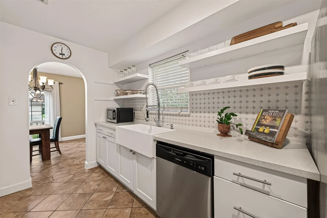 Photo of 9618 Springmont Drive