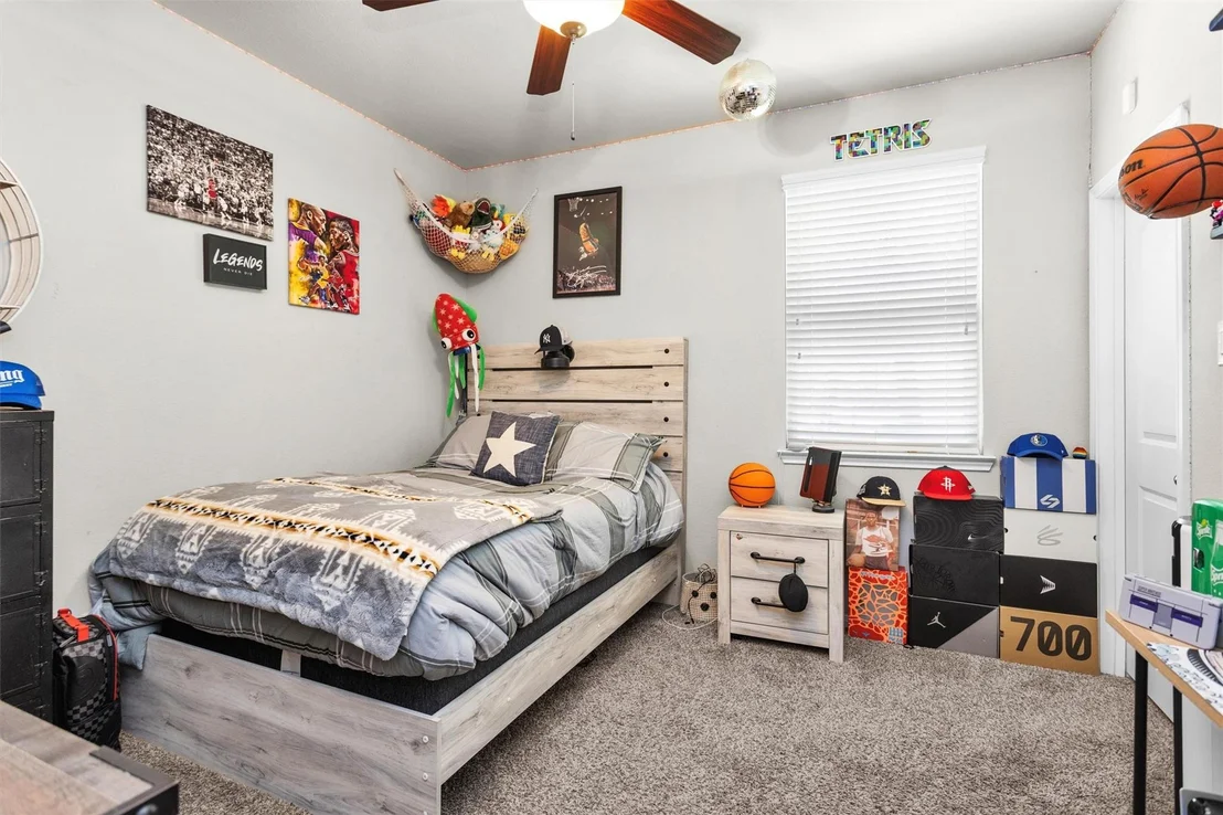 Photo of 9184 White Tail Drive