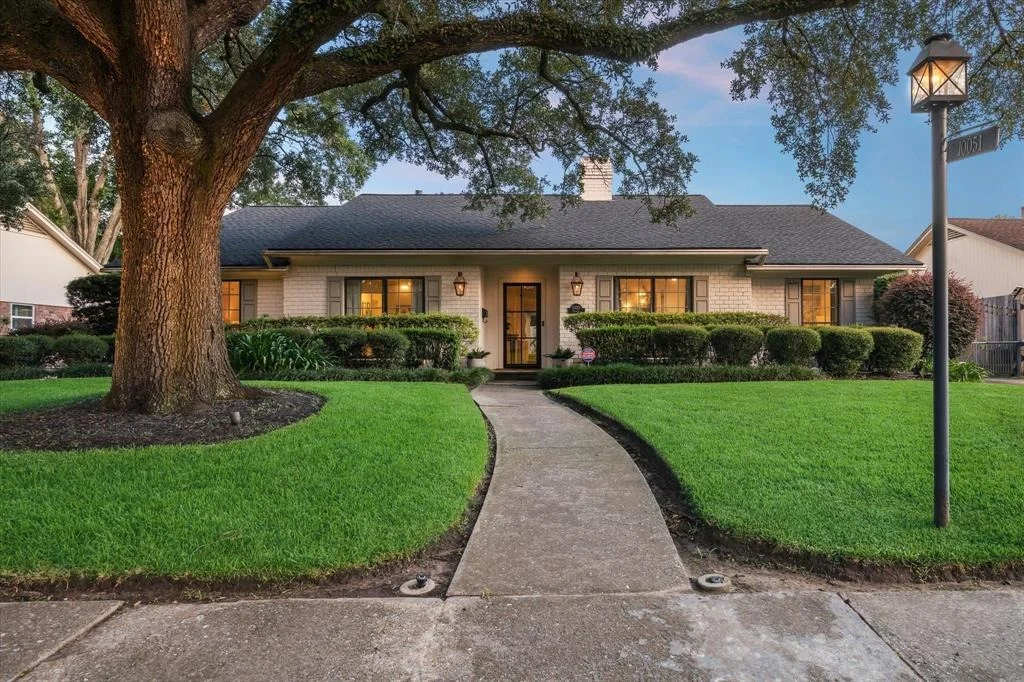 Photo of 10051 Olympia Drive