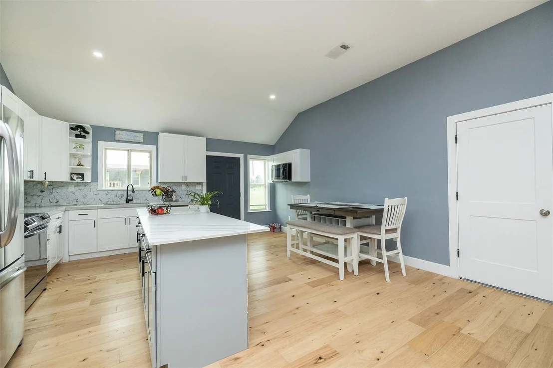 Photo of 1429 Road 5728