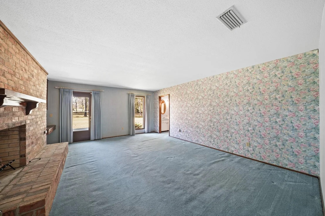 Photo of 1204 Live Oak Lane