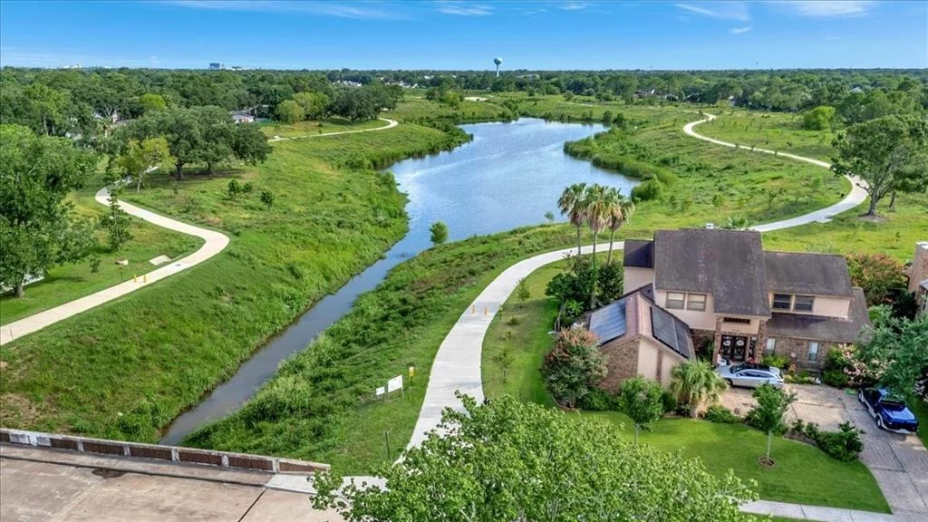 Photo of 15050 Pearhaven Drive