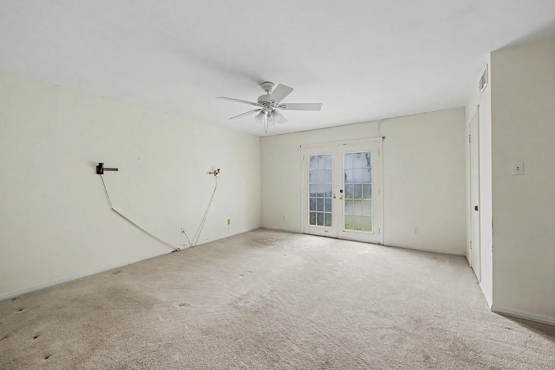 Photo of 7827 Meadowbriar Lane