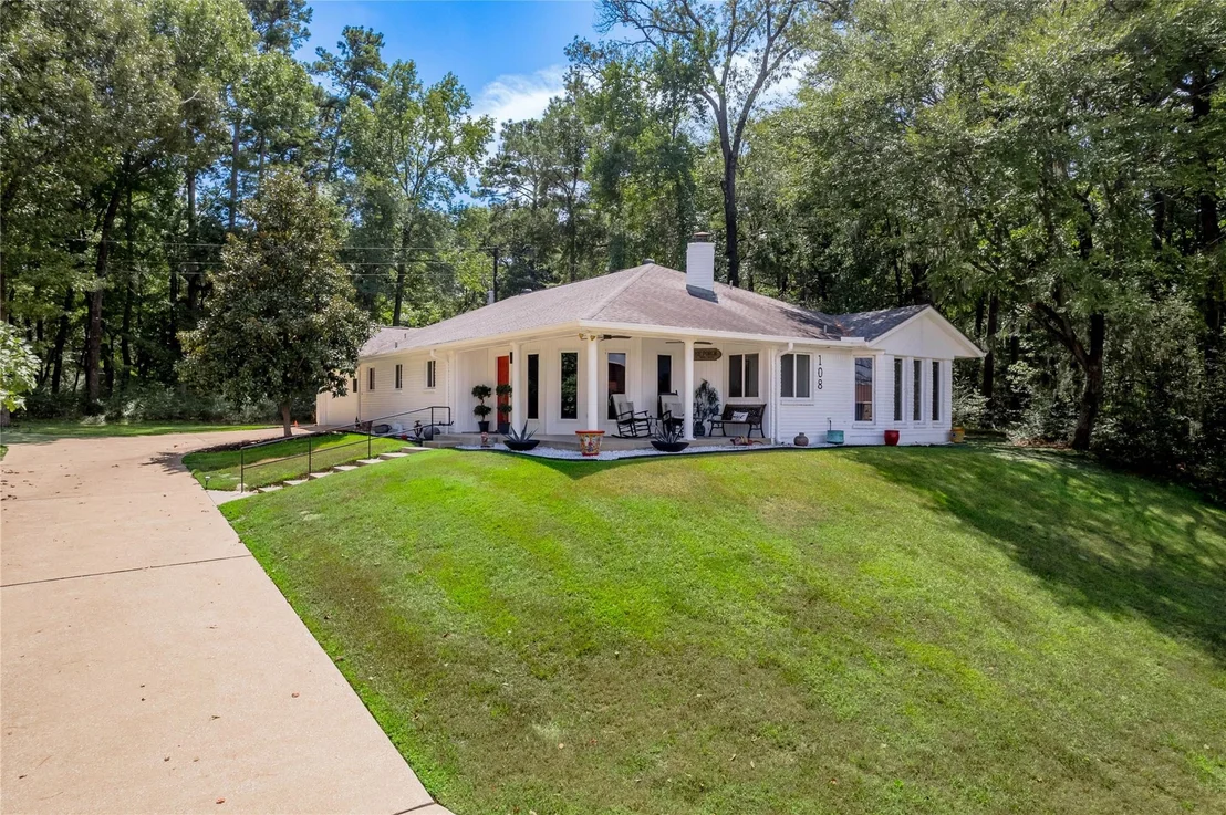 Photo of 108 Cottonwood Road