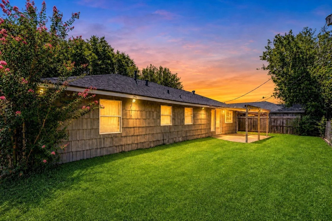 Photo of 1607 Beusch Drive