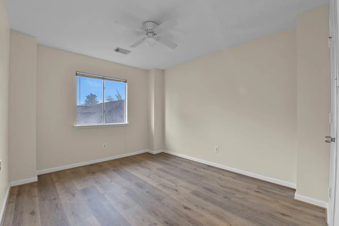 Photo of 4911 Silver Fox Drive