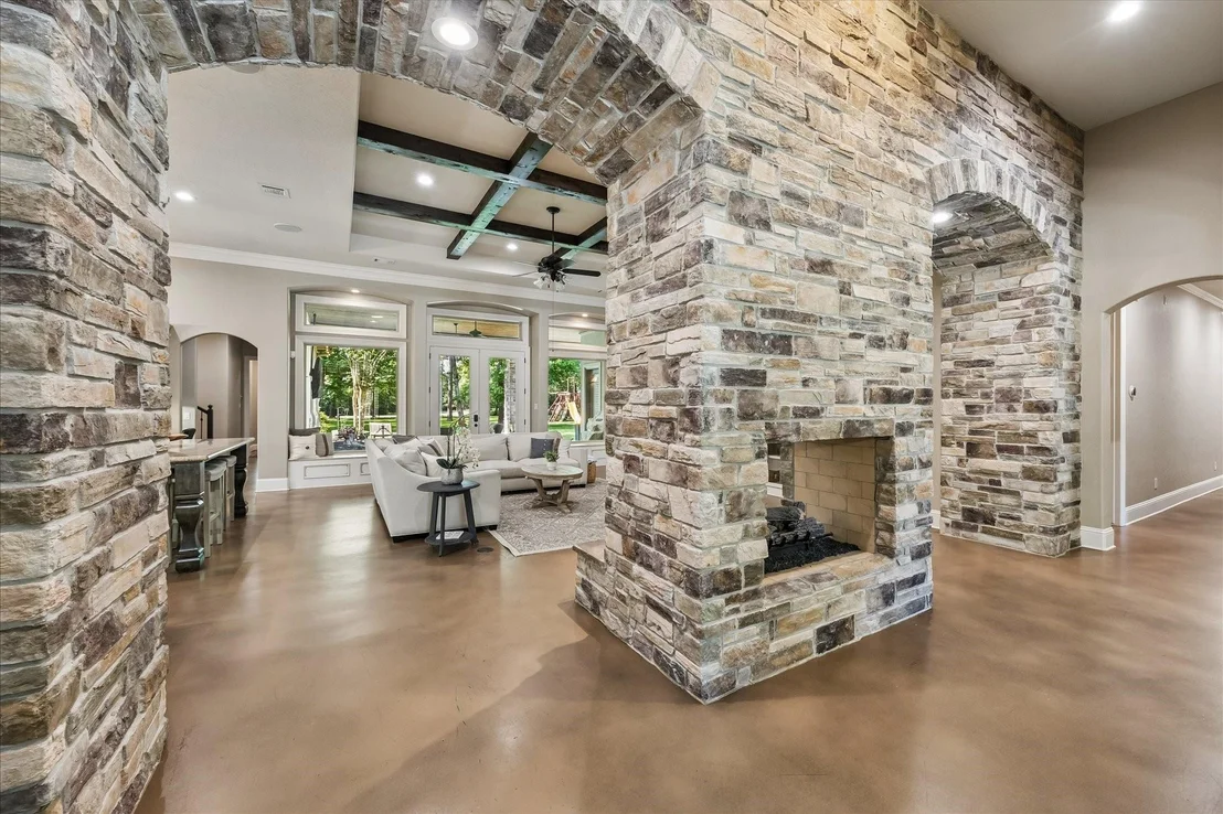 Photo of 28203 Meadow Forest