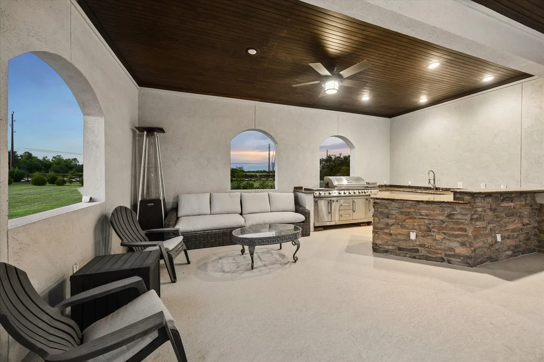 Photo of 6810 Anthonia Lane