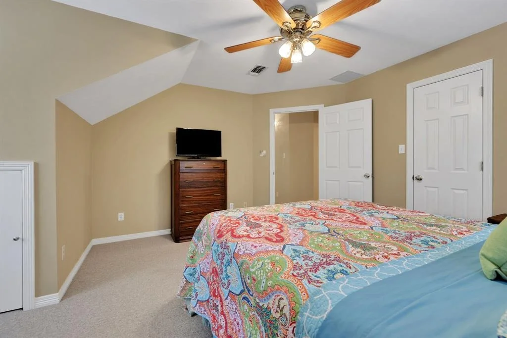 Photo of 69 Lake Oaks Circle