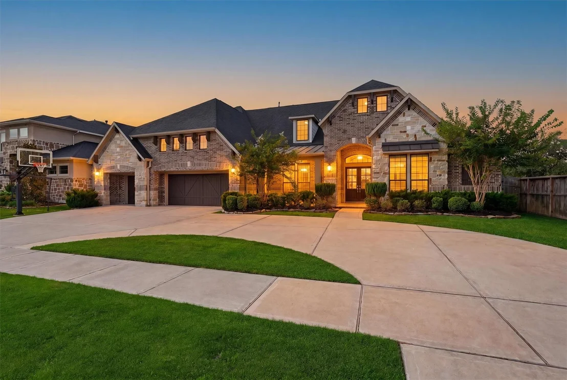 Photo of 4715 Lake Crest Drive