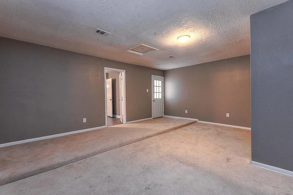 Photo of 24126 Whitefield Lane