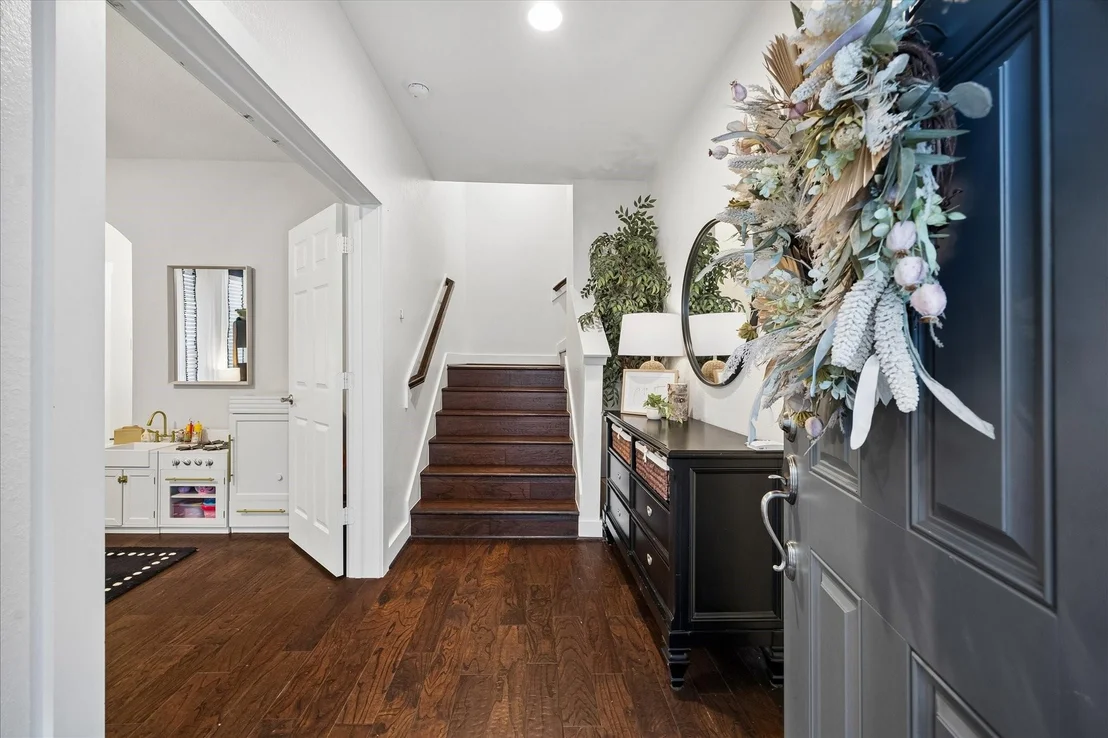Photo of 2416 Couch Street