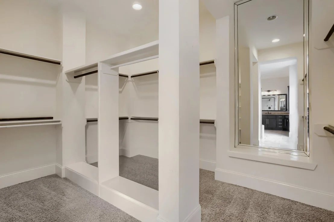 Photo of 5106 Water Oak Crescent
