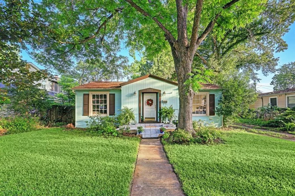 Photo of 3809 Sunset Boulevard