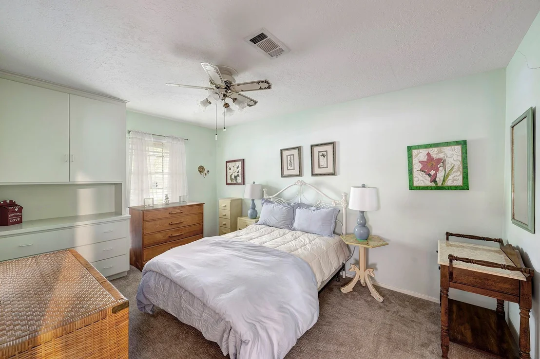 Photo of 5922 Willowbend Boulevard
