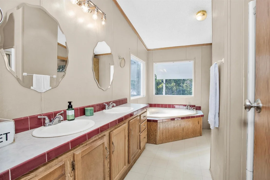 Photo of 380 Rose Hill Road