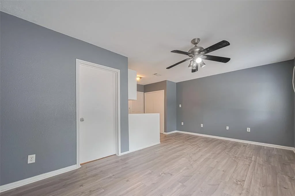 Photo of 17210 Glenoaks Drive