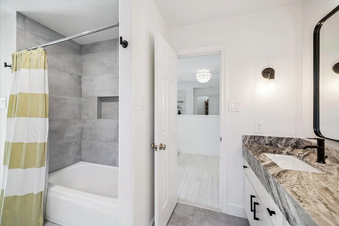 Photo of 58 E Coldbrook Circle