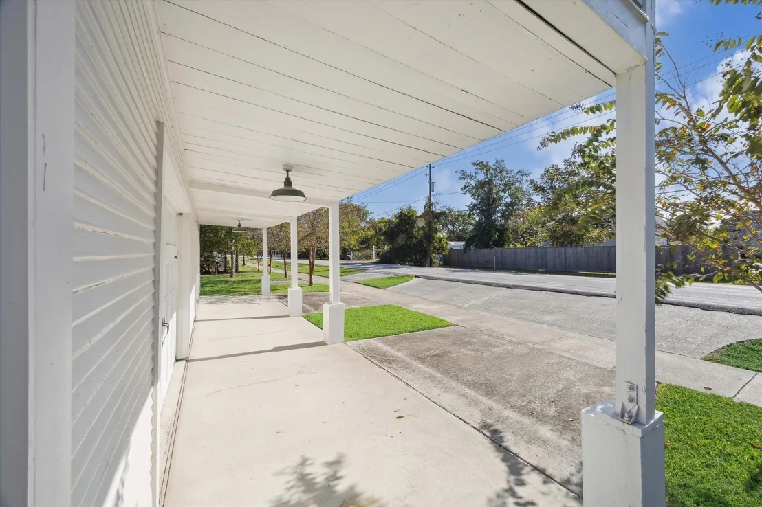 Photo of 618 Bayridge Road
