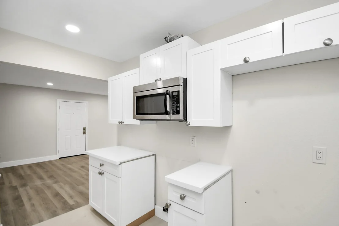 Photo of Unit 30 at 7575 Katy Freeway