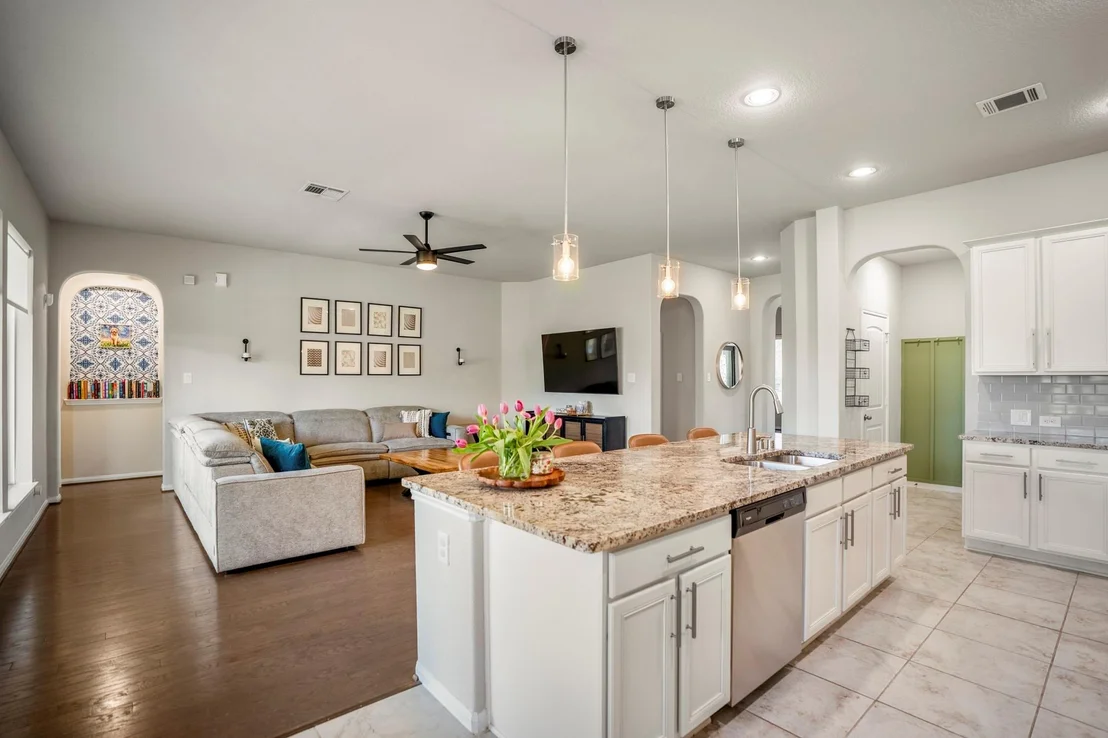 Photo of 7511 Laguna Lake Drive