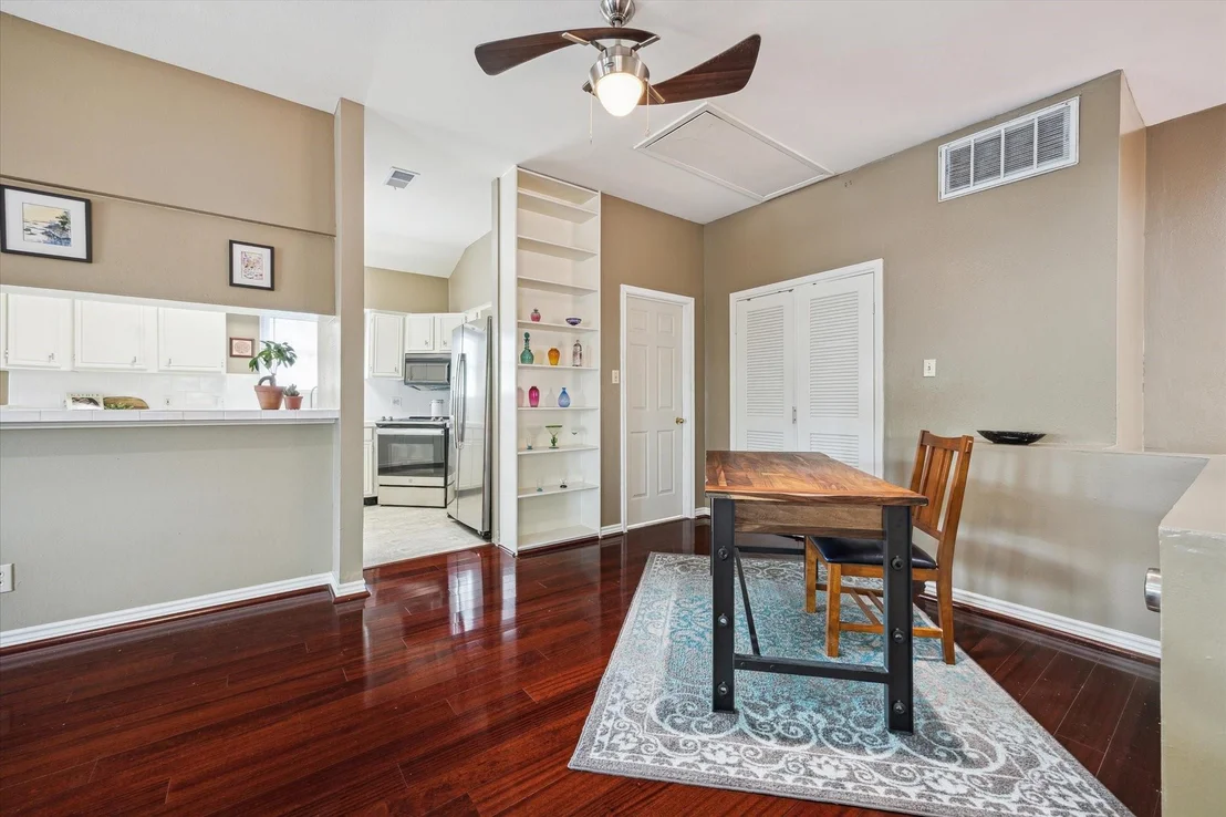 Photo of 1112 Jackson Boulevard