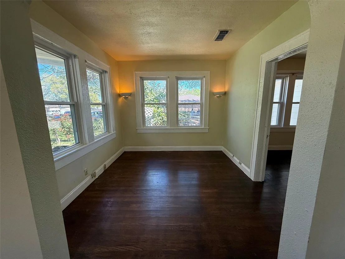 Photo of 1415 Edgewood Drive