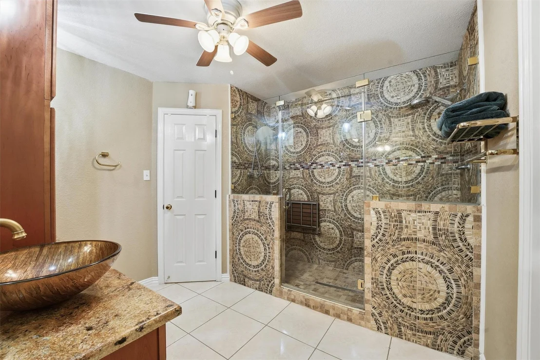 Photo of 18327 Shoreline Drive