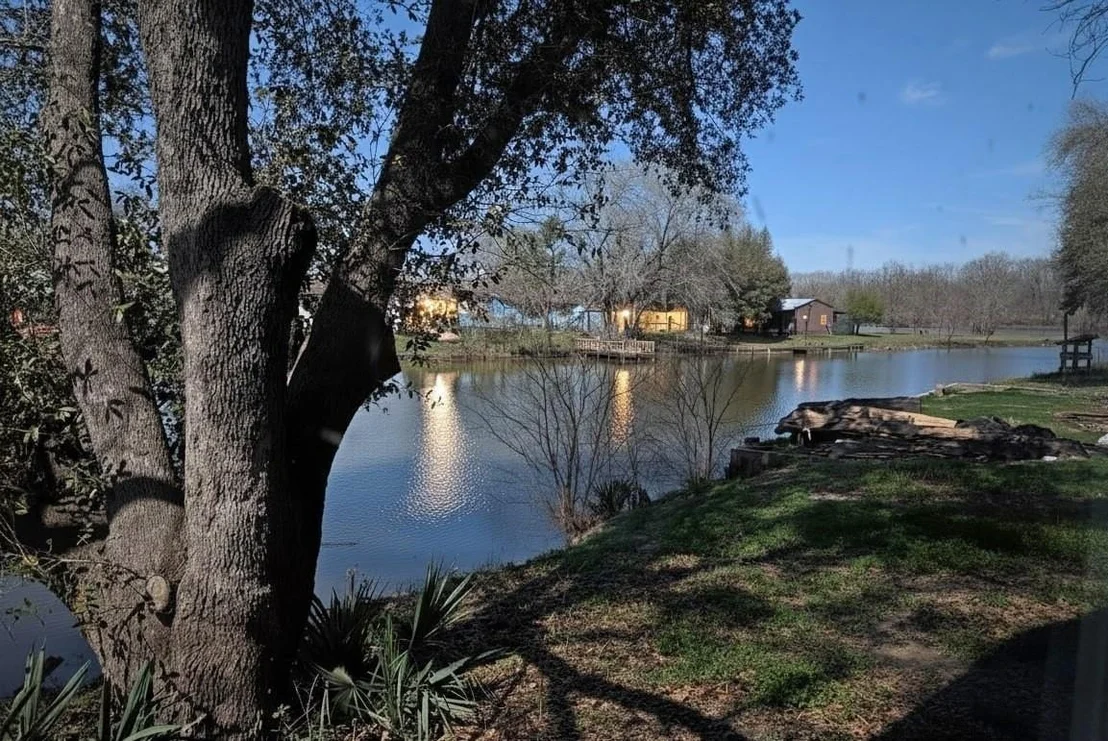 Photo of 585 River Oaks Drive