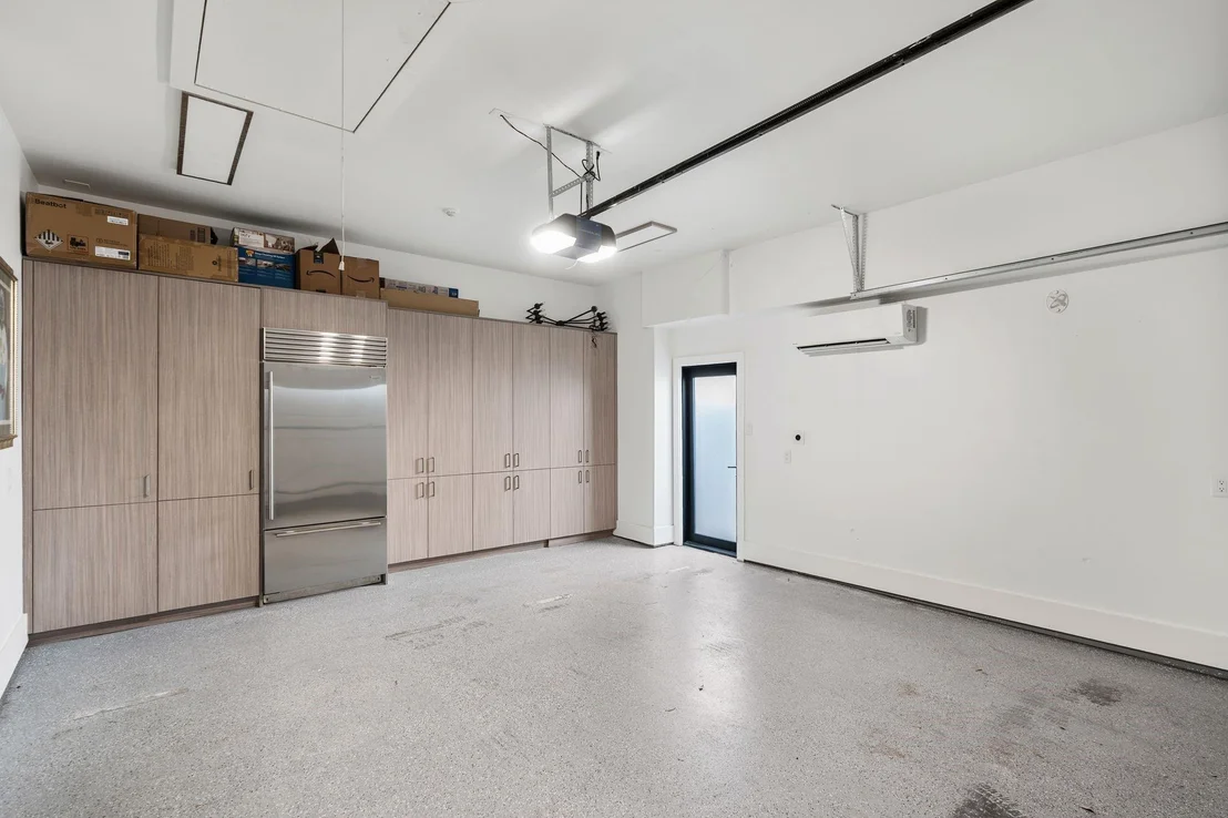 Photo of 2130 Stanmore