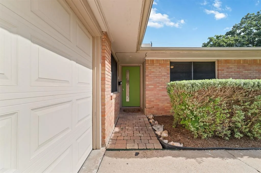 Photo of 6234 Shadow Crest Street