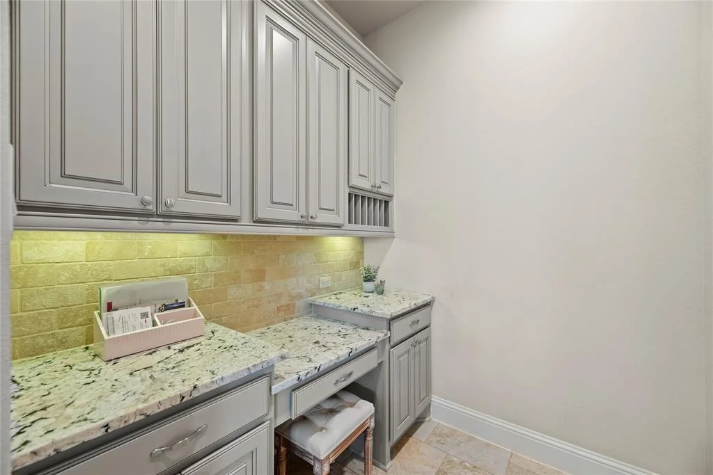 Photo of 19422 Meadow Lakes Drive