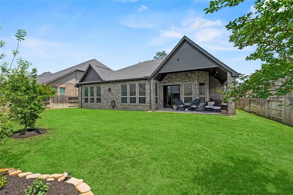 Photo of 907 Falcon Hollow Lane