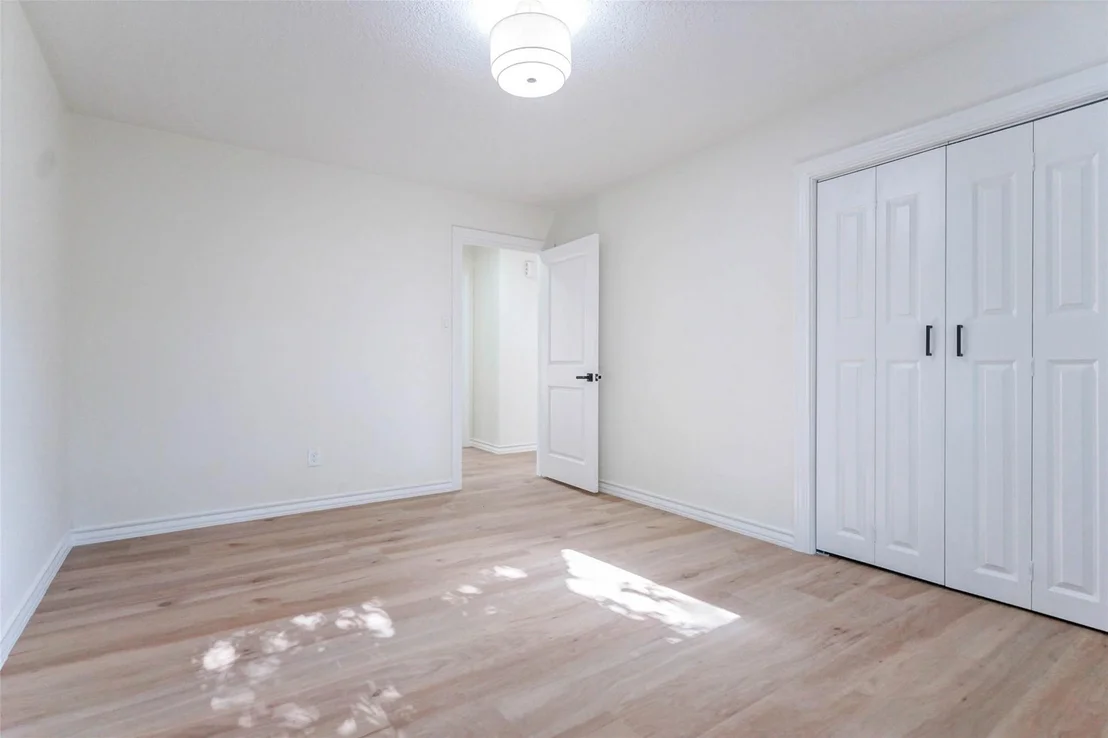 Photo of 11618 Lakeside Place Drive